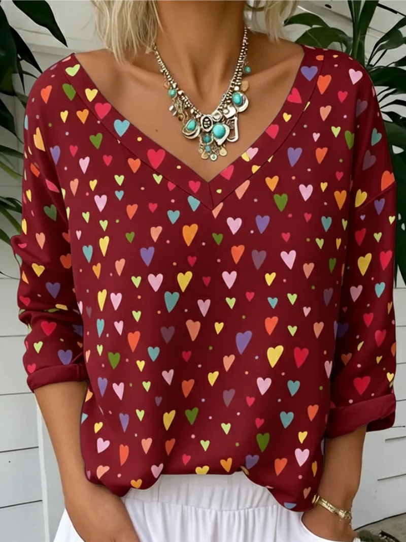 Clara – Bluse med V-hals og hjerteprint