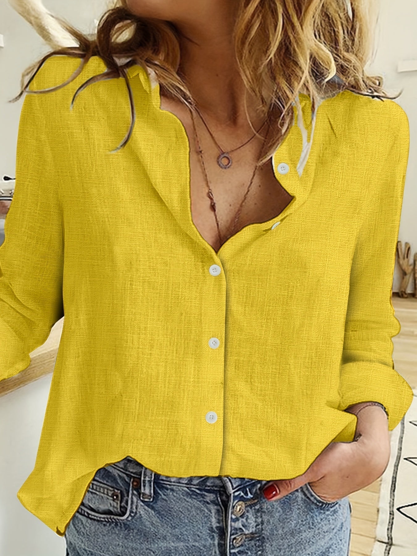 Eva – Bluse med knaplukning