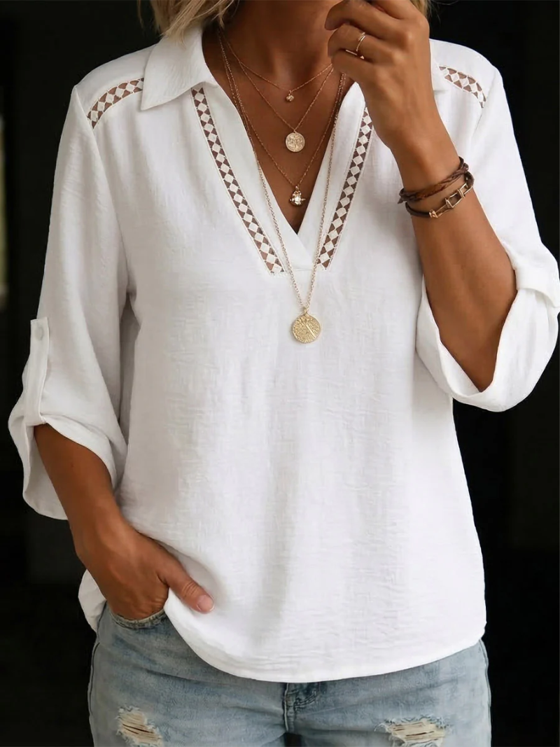 Lina – Bluse med V-hals