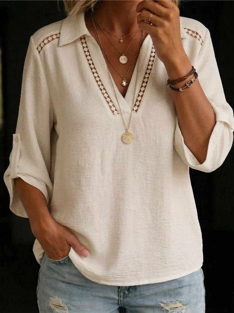 Lina – Bluse med V-hals