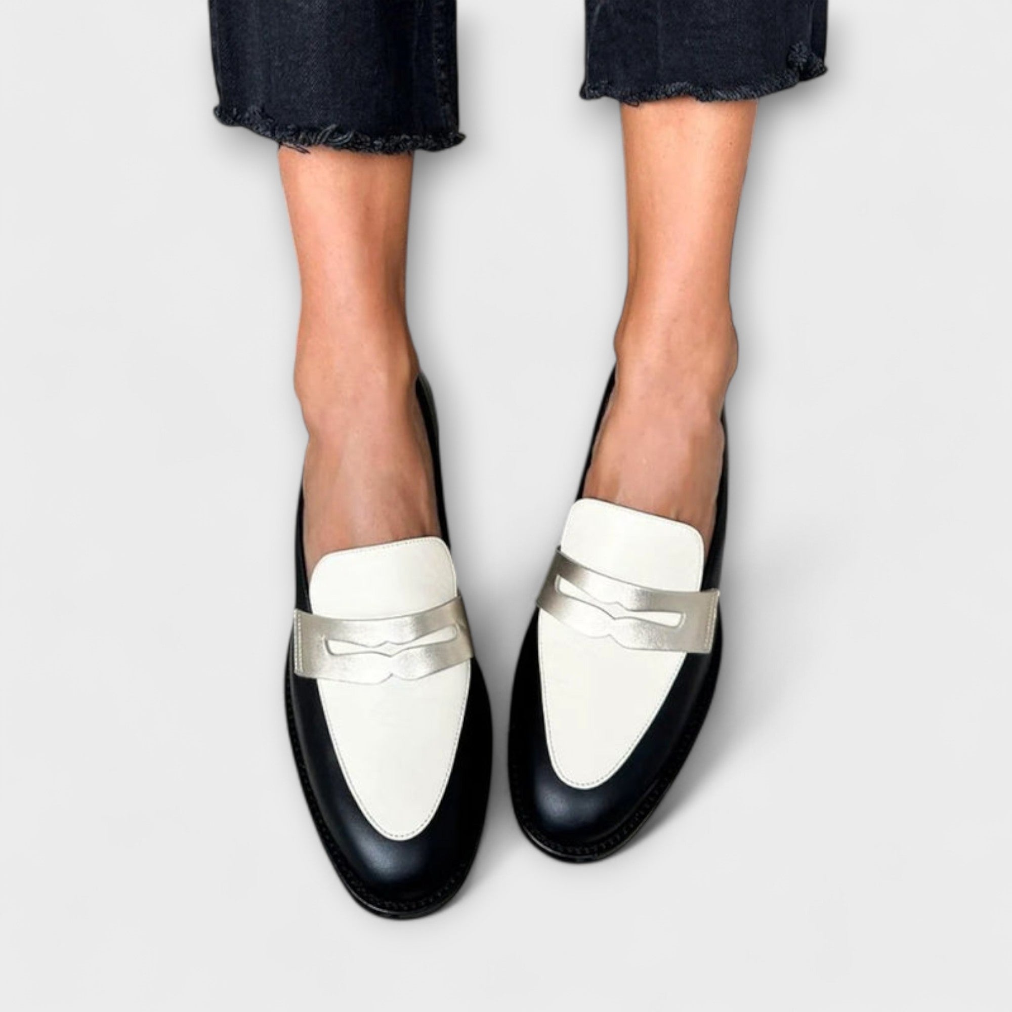 Xara – Sorte Loafers med Metal Glans