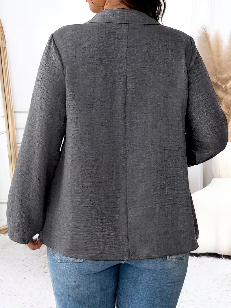Lynn – Bluse med knapdetalje