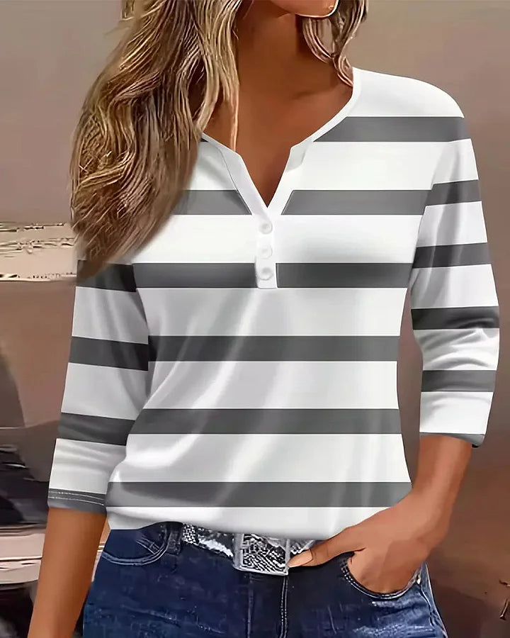 Hanne – Bluse med striber og knapper