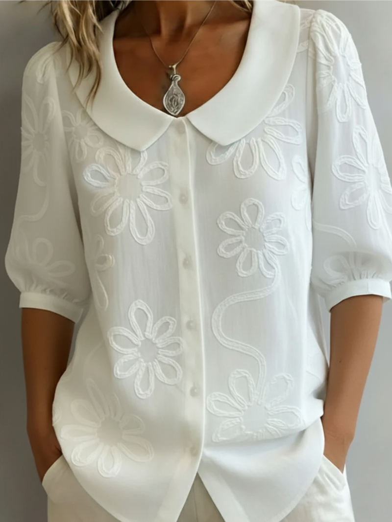 Sara – Bluse med broderede blomster