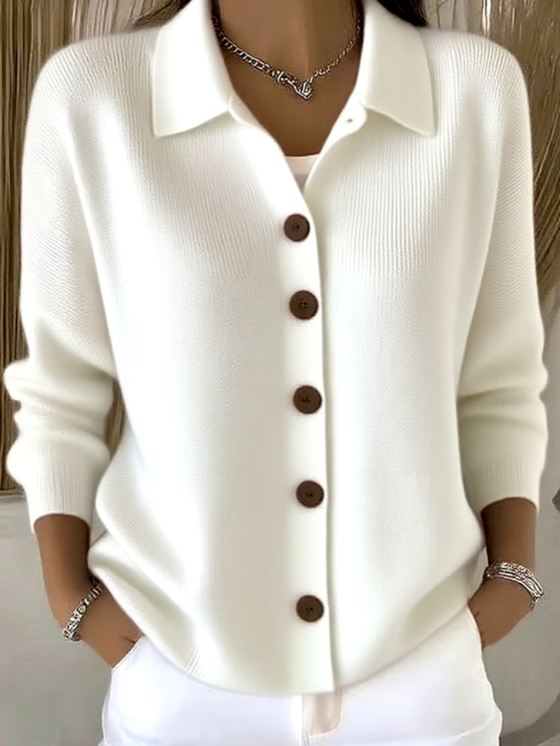 Mila - Strikket bluse med knapper